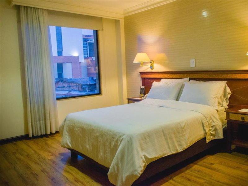 Hotel Castilla Real Pereira Exterior photo