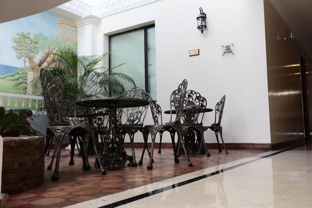 Hotel Castilla Real Pereira Exterior photo
