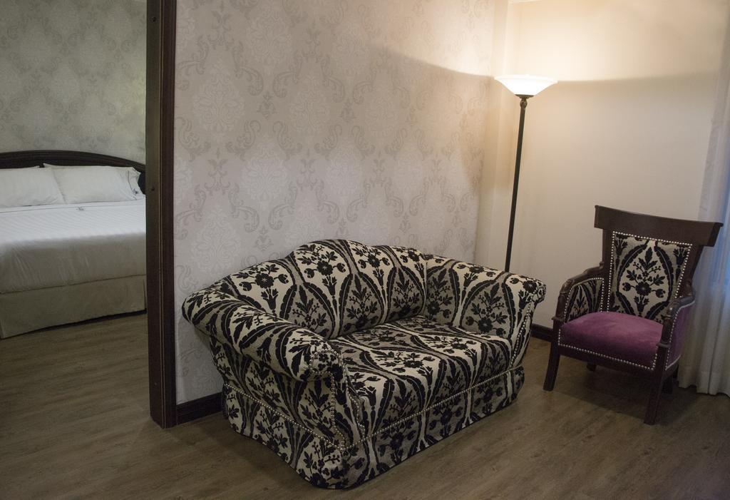 Hotel Castilla Real Pereira Exterior photo